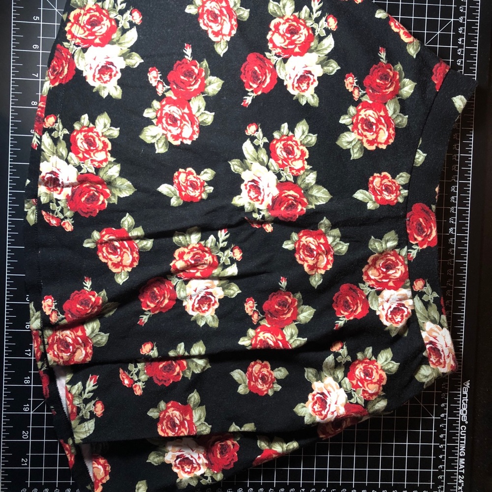 F21 XS Black Rose Floral Skater Circle Skirt